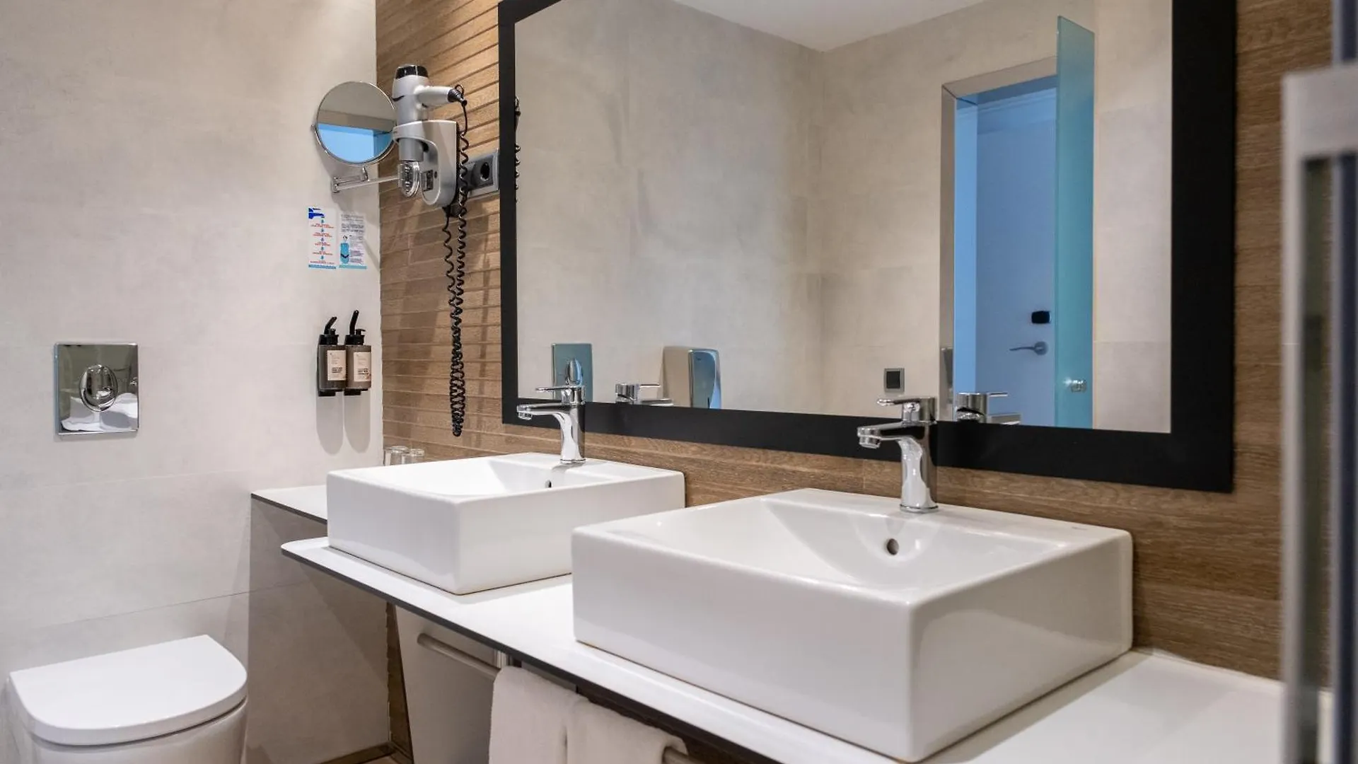 Onmood Cala Ratjada - Brunch & Party Hotel  Cala Ratjada (Mallorca)