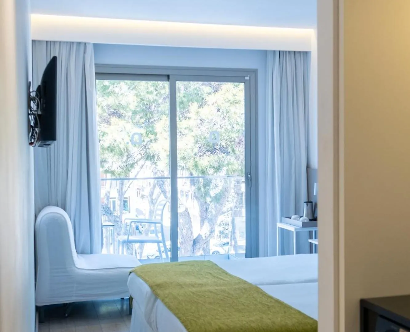 Onmood Cala Ratjada - Brunch & Party Hotel Spain